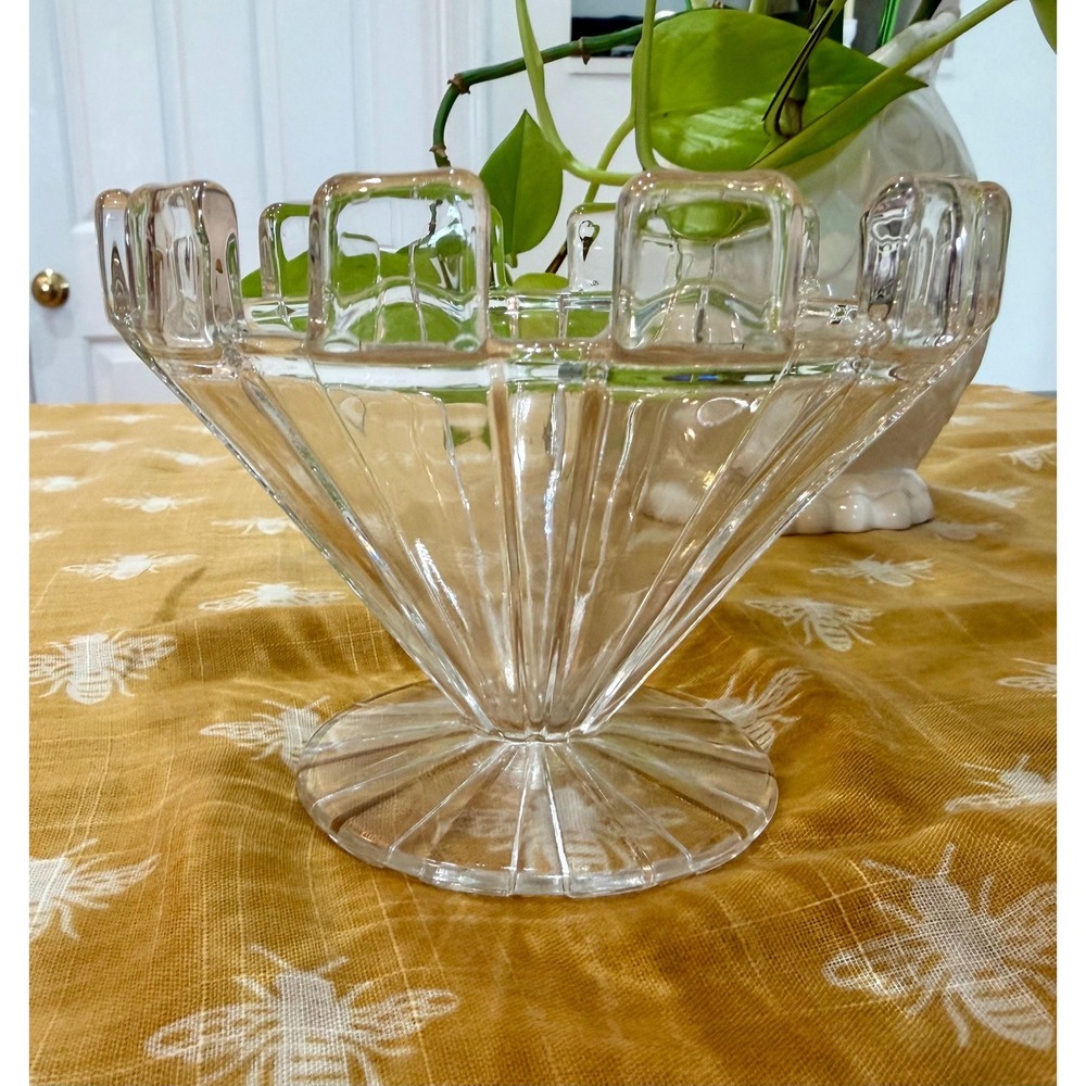 Pristine Vintage Castle Top Glass Compote‎ – MCM Ribbed Pedestal Bowl
